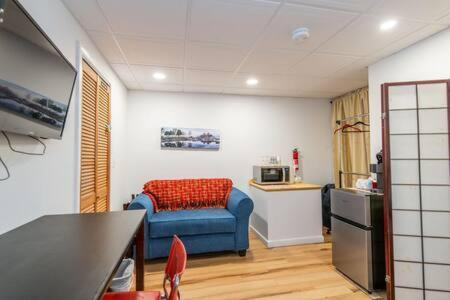 ברלינגטון Cozy Private Apt Near Downtown מראה חיצוני תמונה